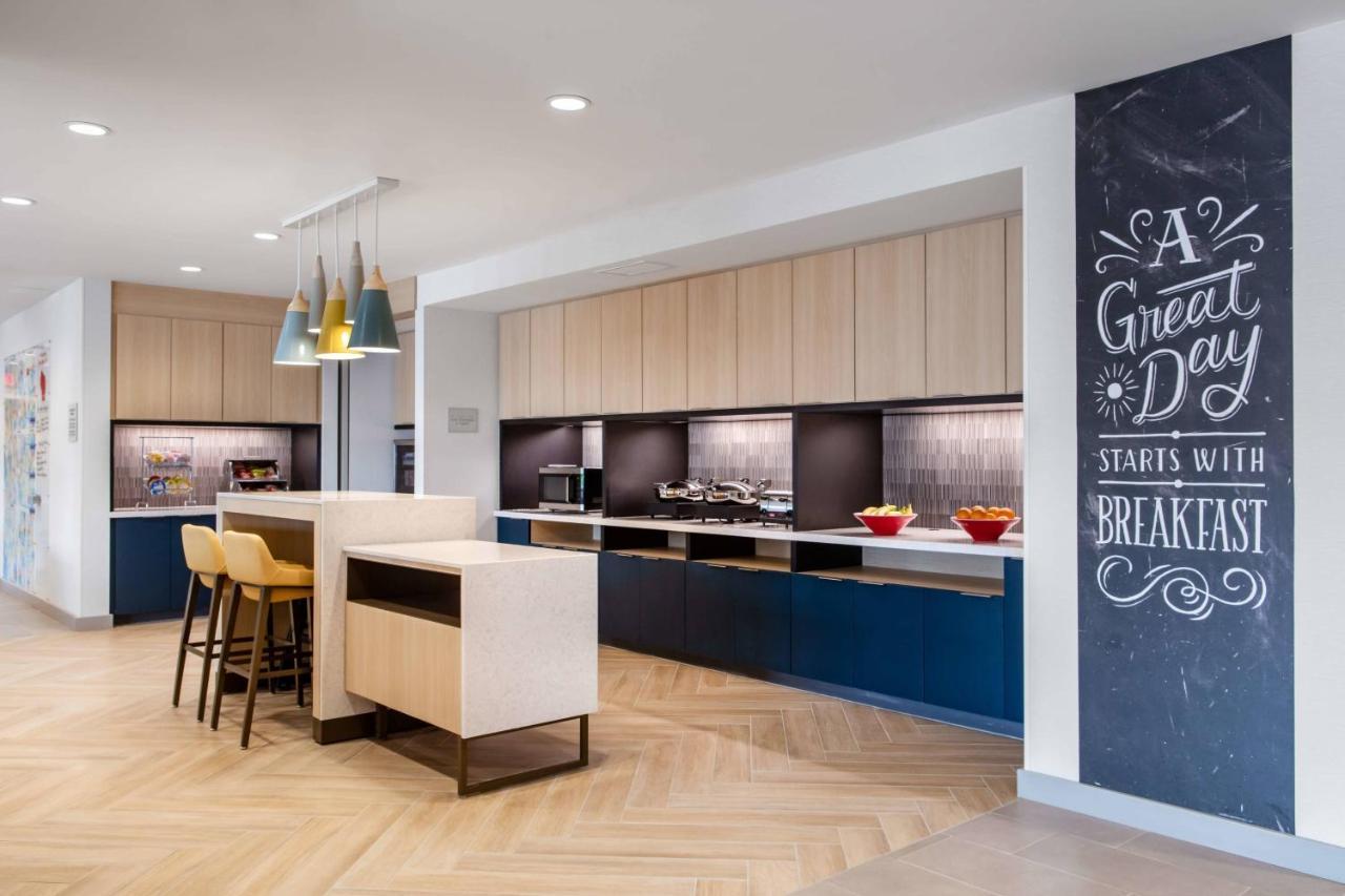 Towneplace Suites By Marriott Milwaukee West Bend Dış mekan fotoğraf