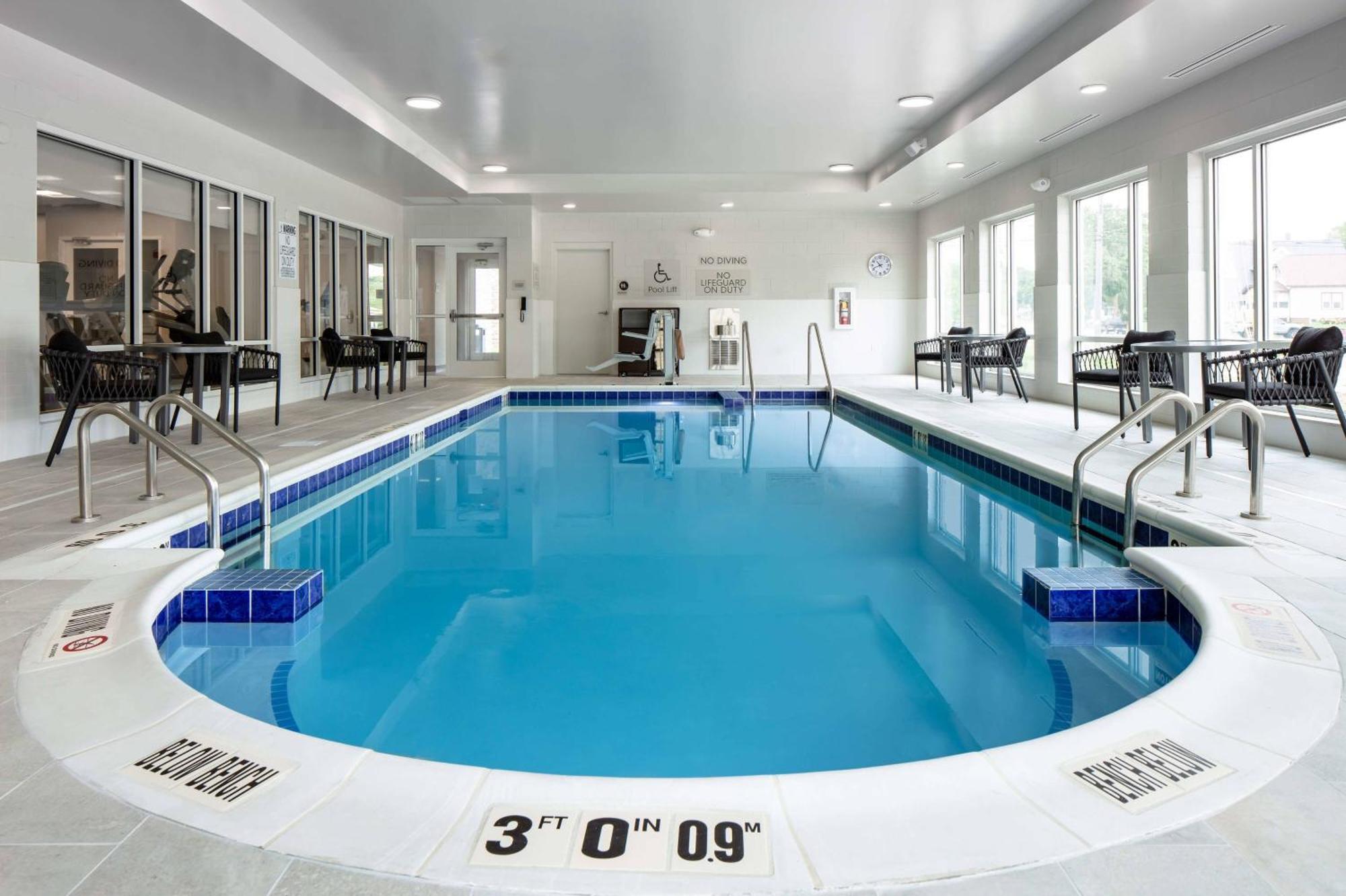 Towneplace Suites By Marriott Milwaukee West Bend Dış mekan fotoğraf