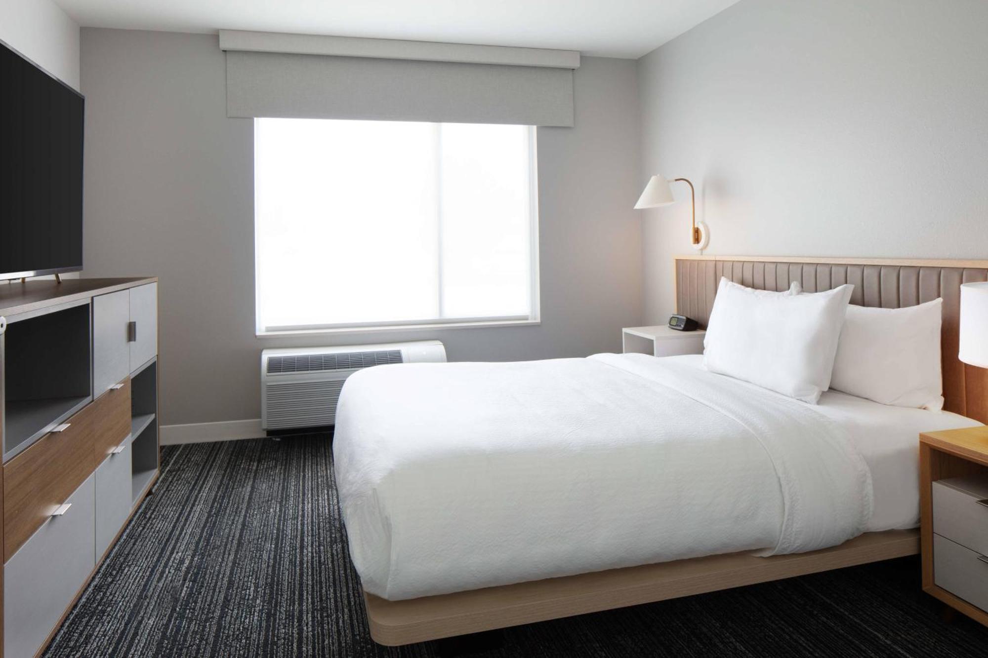 Towneplace Suites By Marriott Milwaukee West Bend Dış mekan fotoğraf