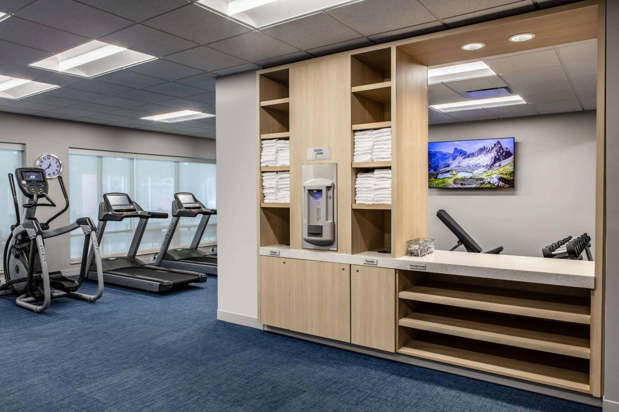 Towneplace Suites By Marriott Milwaukee West Bend Dış mekan fotoğraf